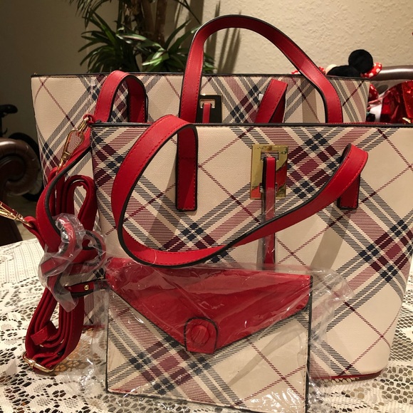 Handbags - Picture 5 of 8